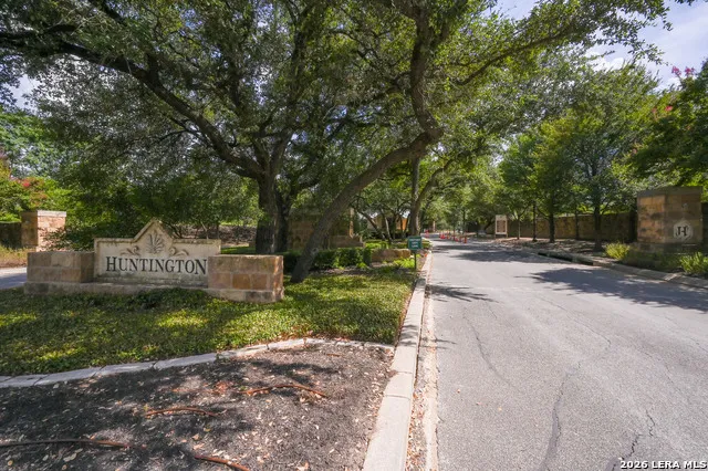 3009 WELLESLEY KY Shavano Park, TX 78231