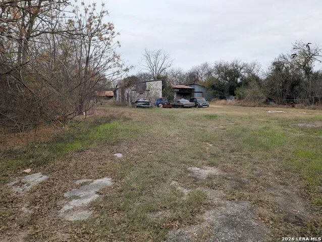 550 W Broadview San Antonio, TX 78228