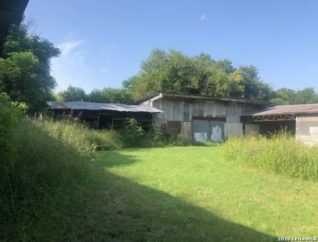550 W Broadview San Antonio, TX 78228