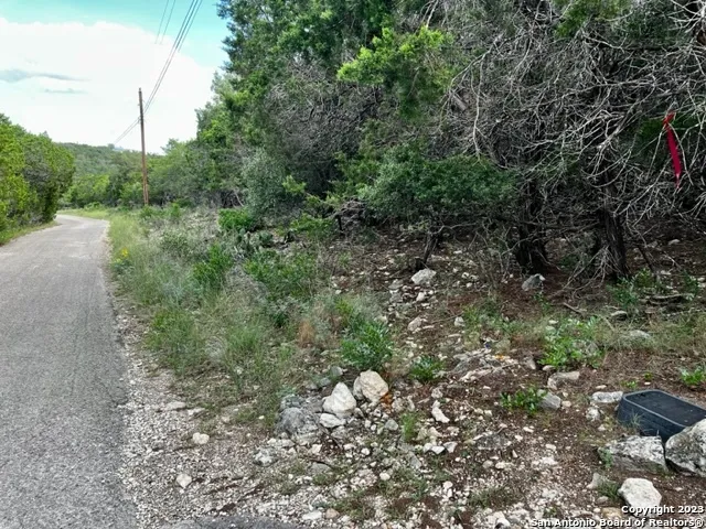 18 Ceder Ridge Ln Concan, TX 78838