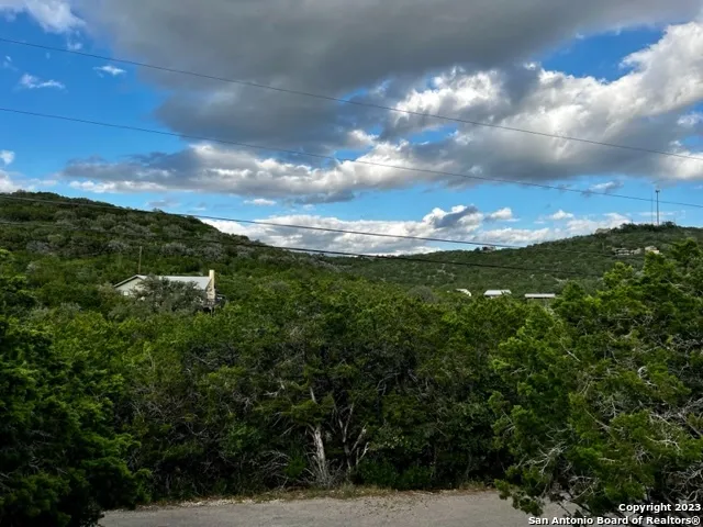 18 Ceder Ridge Ln Concan, TX 78838