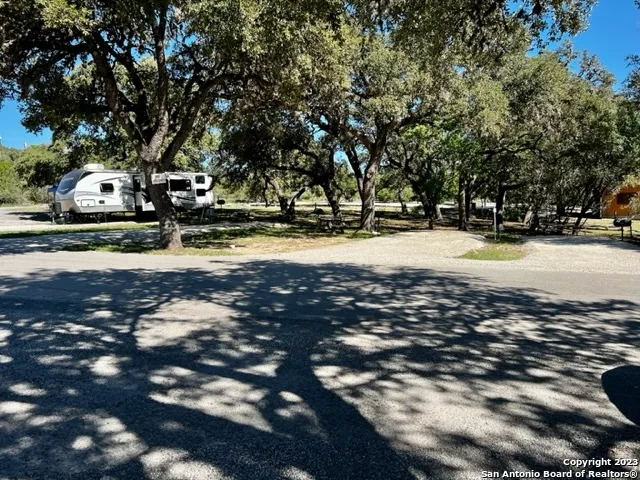 18 Ceder Ridge Ln Concan, TX 78838