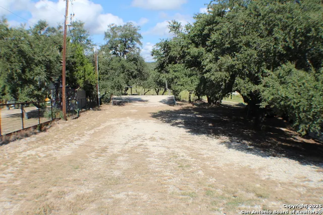 906 Pebble Beach Dr NW Lakehills, TX 78063
