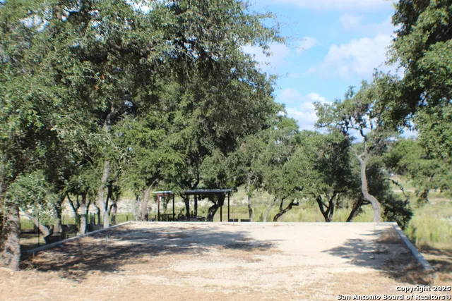 906 Pebble Beach Dr NW Lakehills, TX 78063