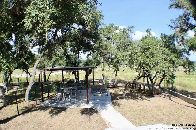 906 Pebble Beach Dr NW Lakehills, TX 78063