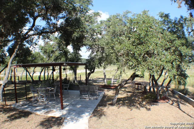 906 Pebble Beach Dr NW Lakehills, TX 78063
