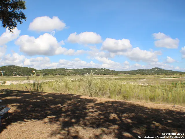 906 Pebble Beach Dr NW Lakehills, TX 78063