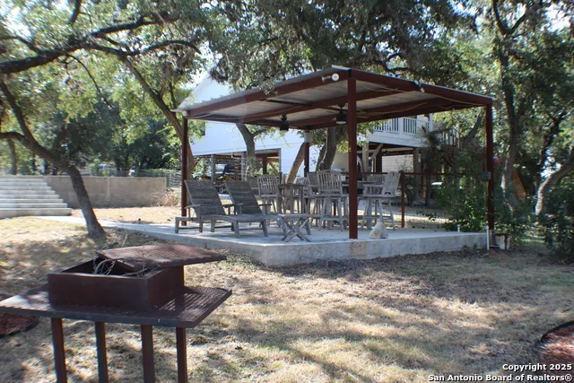 906 Pebble Beach Dr NW Lakehills, TX 78063