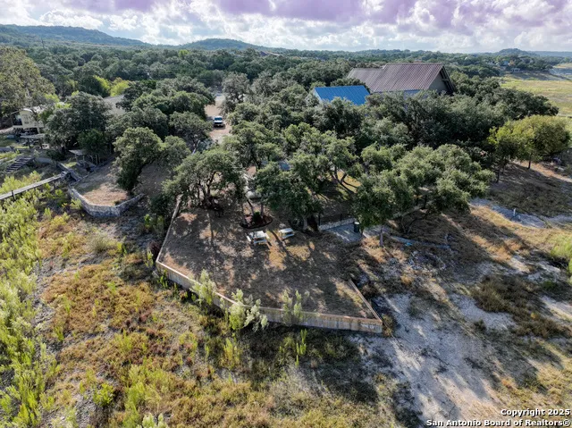 906 Pebble Beach Dr NW Lakehills, TX 78063