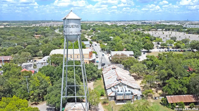 1249 SLEEPY HOLLOW LN New Braunfels, TX 78130