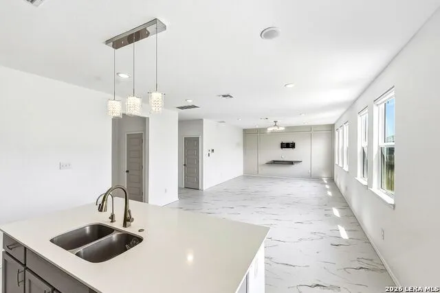 207 Brook Shadow Cibolo, TX 78108