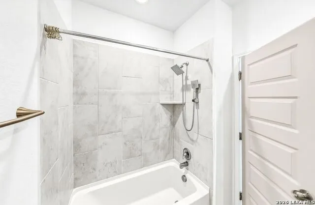 207 Brook Shadow Cibolo, TX 78108