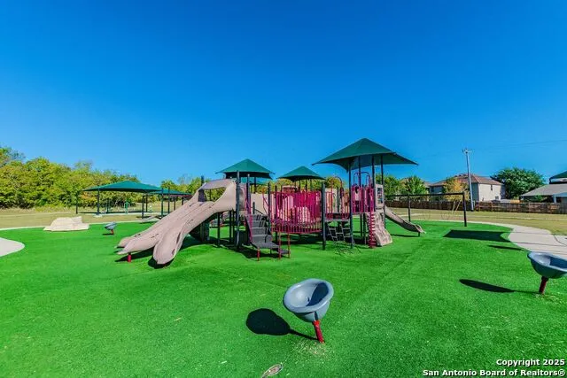 17029 VISTA CV Live Oak, TX 78233