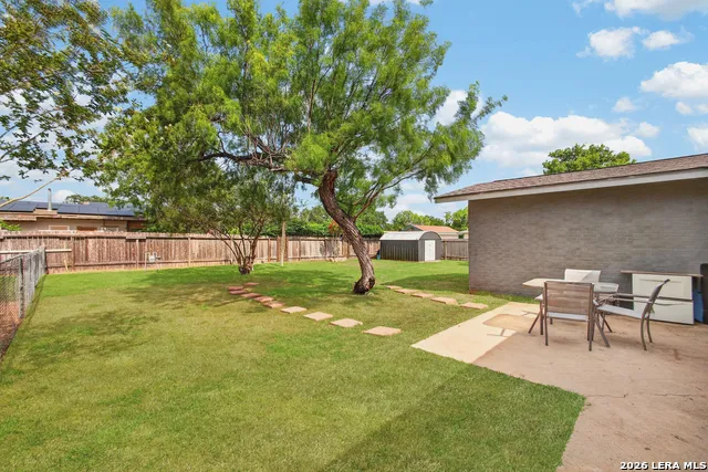 209 GREENLAWN AVE Pleasanton, TX 78064