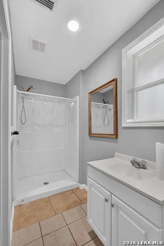 209 GREENLAWN AVE Pleasanton, TX 78064