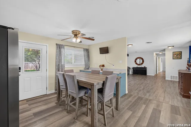 209 GREENLAWN AVE Pleasanton, TX 78064