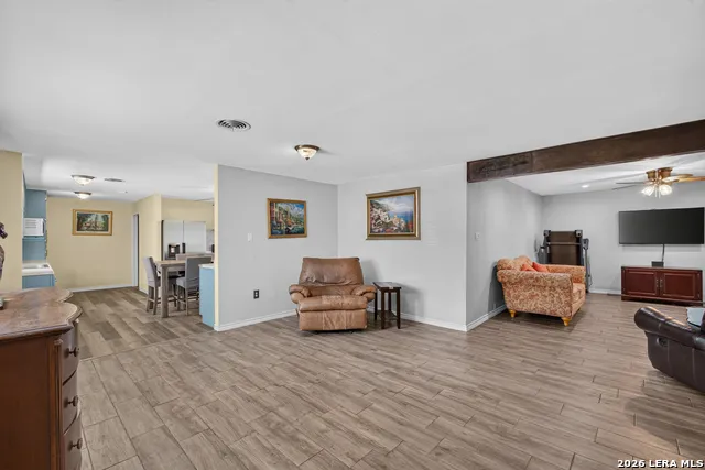 209 GREENLAWN AVE Pleasanton, TX 78064