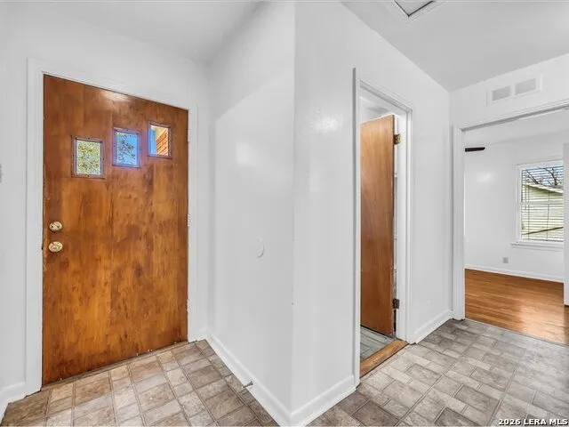 602 C Street Floresville, TX 78114