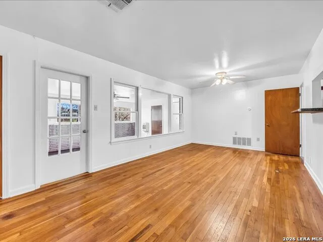 602 C Street Floresville, TX 78114