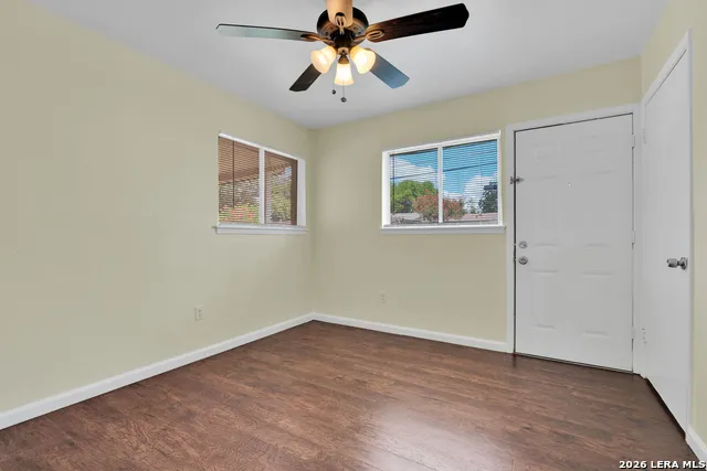 417 E Lindbergh Blvd Universal City, TX 78148