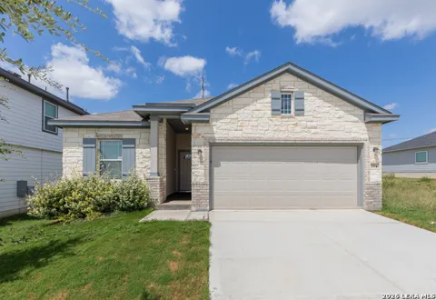 284 ASHLEY LOOP