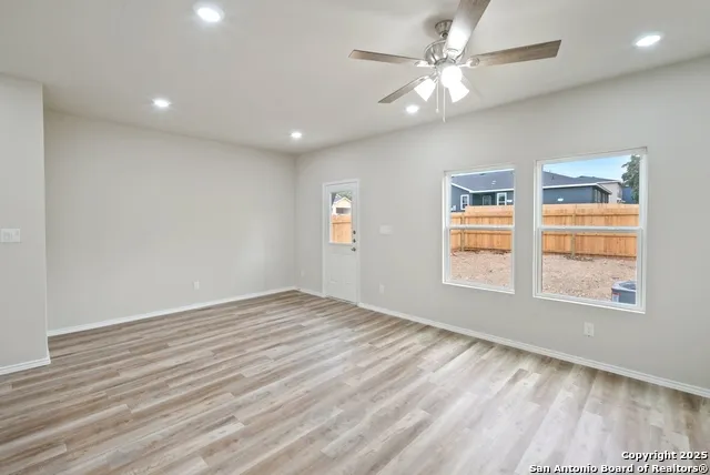 9193 DIETZ ELKHORN RD Unit 31 Boerne, TX 78015