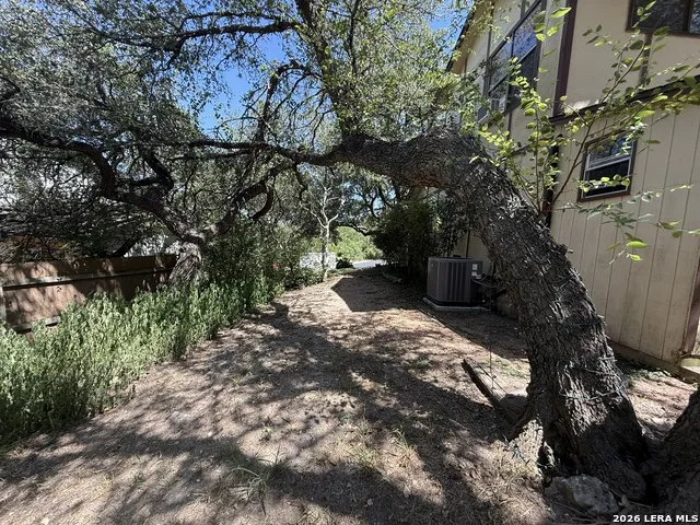 17319 Antlers Cv Helotes, TX 78023