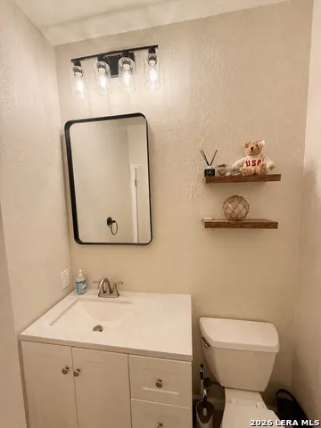 17319 Antlers Cv Helotes, TX 78023