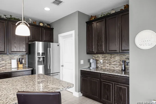 618 Wagon Wheel Dr Canyon Lake, TX 78133