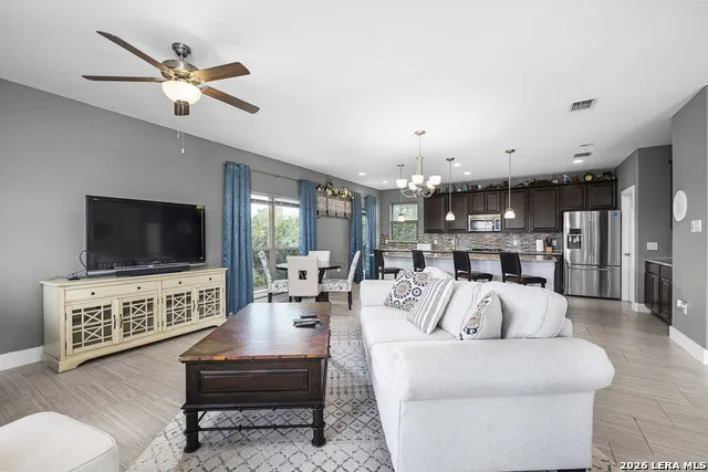 618 Wagon Wheel Dr Canyon Lake, TX 78133