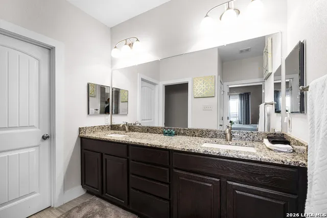618 Wagon Wheel Dr Canyon Lake, TX 78133