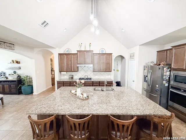 17711 Handies Peak Helotes, TX 78023
