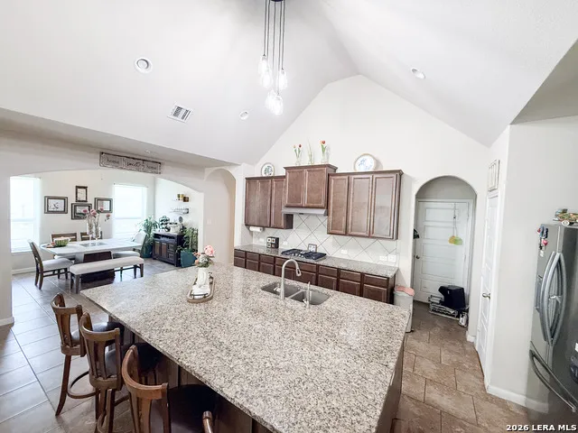 17711 Handies Peak Helotes, TX 78023