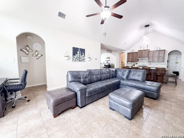 17711 Handies Peak Helotes, TX 78023