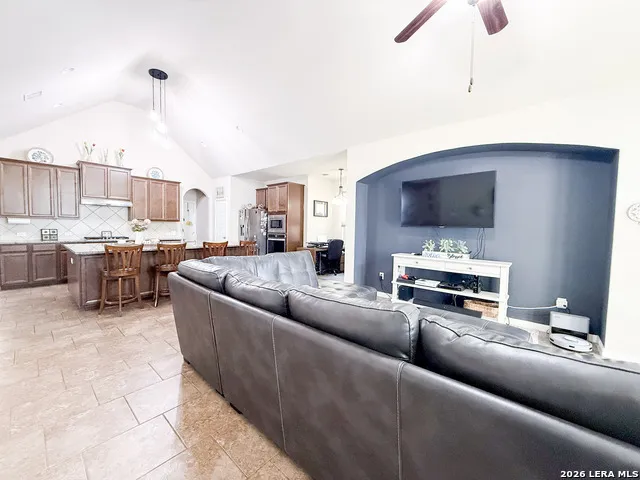 17711 Handies Peak Helotes, TX 78023