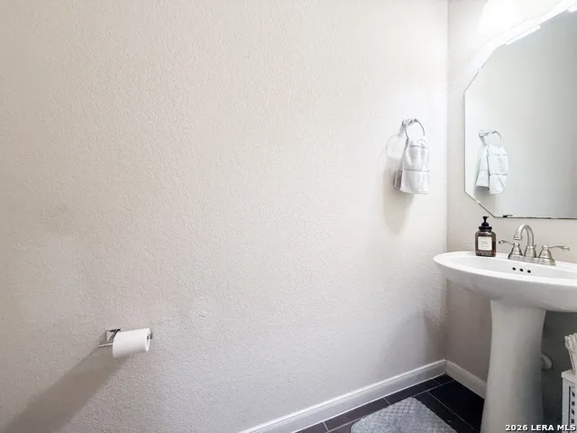 17711 Handies Peak Helotes, TX 78023