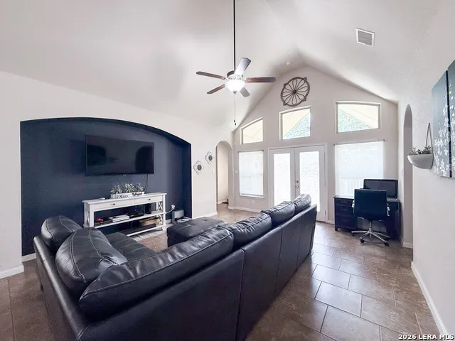 17711 Handies Peak Helotes, TX 78023