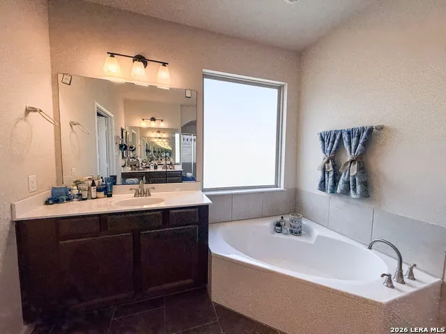 17711 Handies Peak Helotes, TX 78023