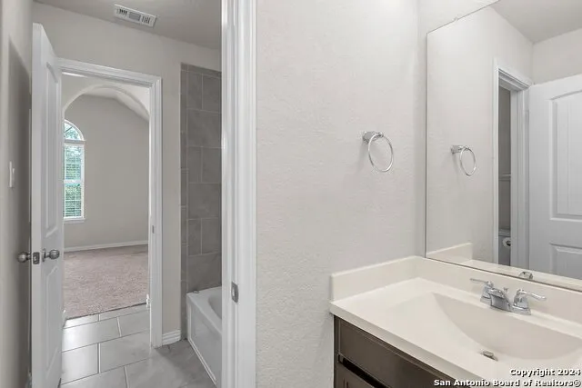 10423 MONICAS CRK Schertz, TX 78154