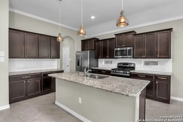10423 MONICAS CRK Schertz, TX 78154