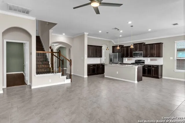 10423 MONICAS CRK Schertz, TX 78154