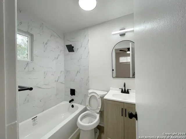 347 Ware Unit 18 San Antonio, TX 78221