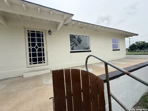 507 W Villaret