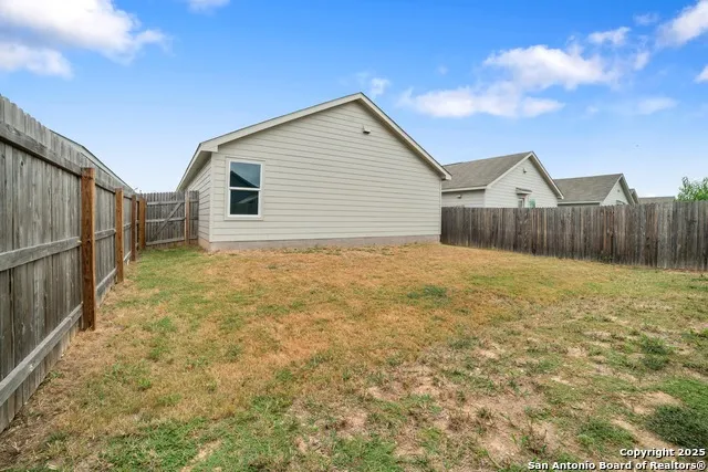 5875 COAHULIA RDG Seguin, TX 78155