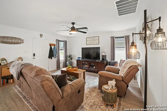 5875 COAHULIA RDG Seguin, TX 78155