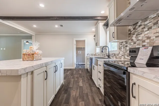 12000 GARDEN GROVE DR Austin, TX 78725