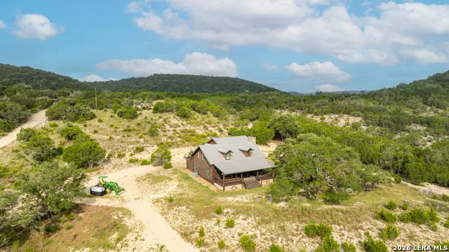 900 Lehmann Dr Center Point, TX 78010