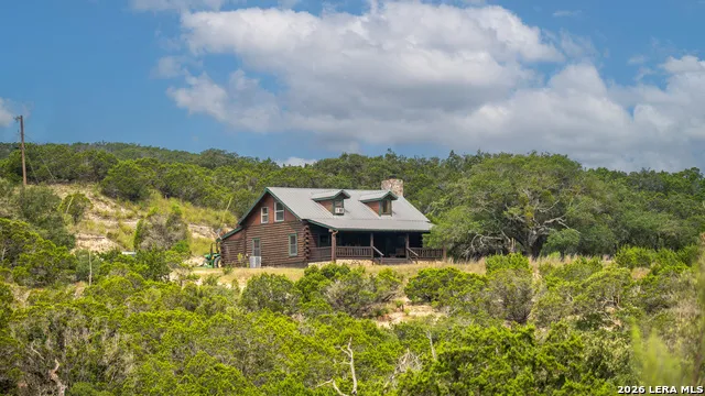 900 Lehmann Dr Center Point, TX 78010