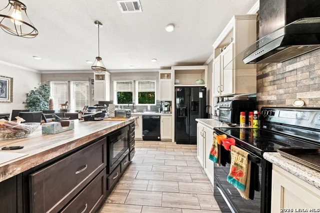 285 OBST RD Bulverde, TX 78163