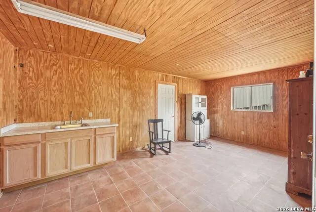 1539 County Road 188 Karnes City, TX 78118